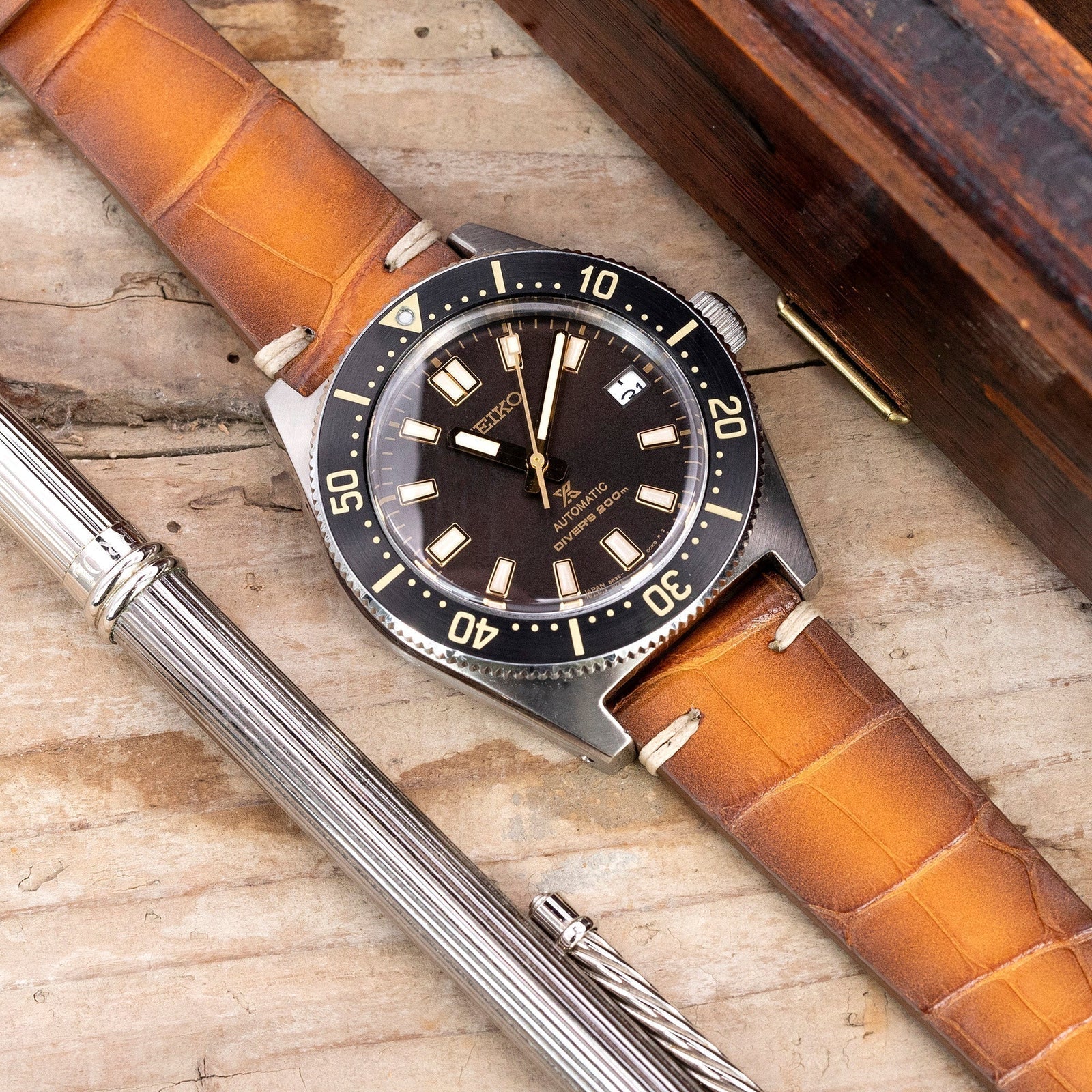 Experience the differences! 100% ITALIAN handcrafted leather watch bands