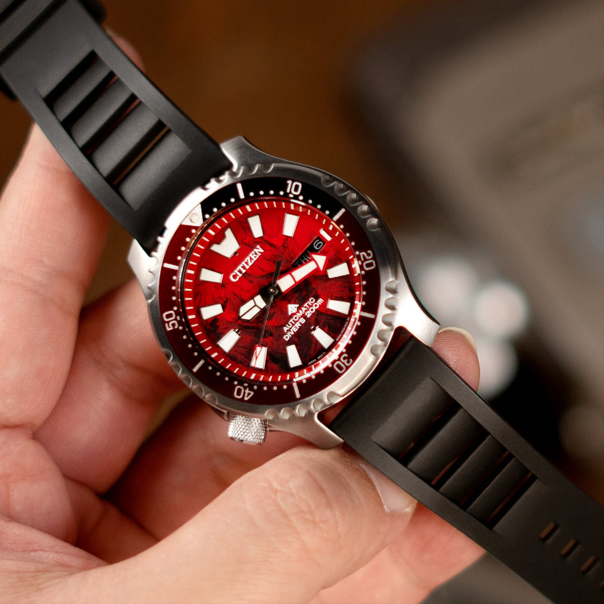 Correa de reloj negra RM ventilada de caucho FKM con liberación rápida, recubrimiento DLC (carbono tipo diamante)