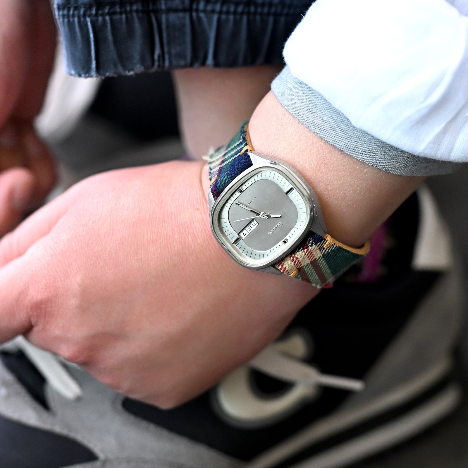 20mm 22mm MiLTAT Dundee Tartan Pattern Watch Strap Brown Stitching Strapcode Watch Bands