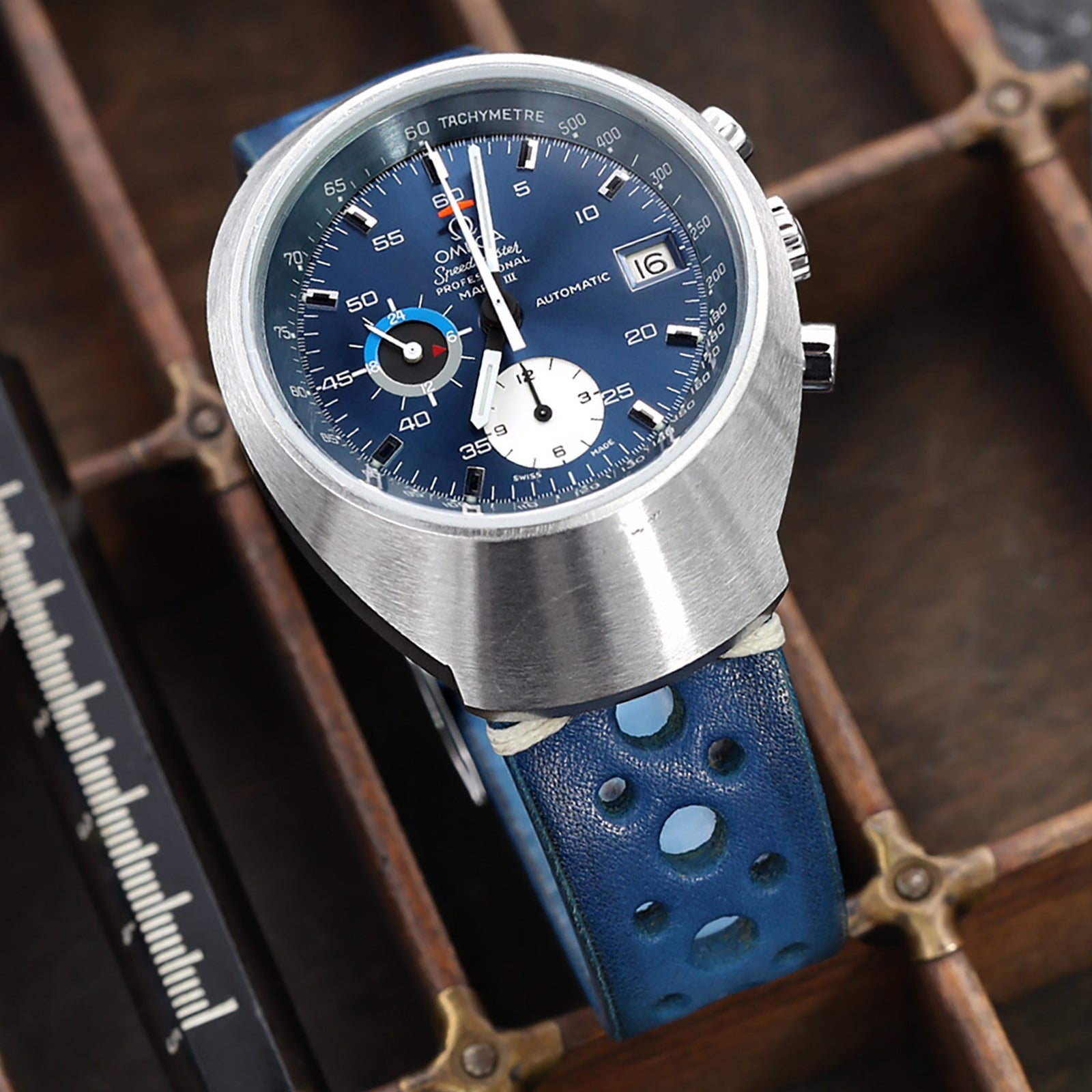 Vintage OMEGA Speedmaster Mark III Mechanical Chronograph 176.002 Strapcode Watch Bands