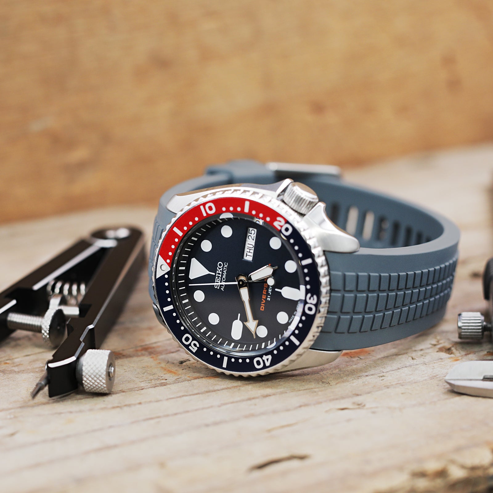Seiko SKX009 Diver's 200m Automatic Watch Strapcode Watch Bands
