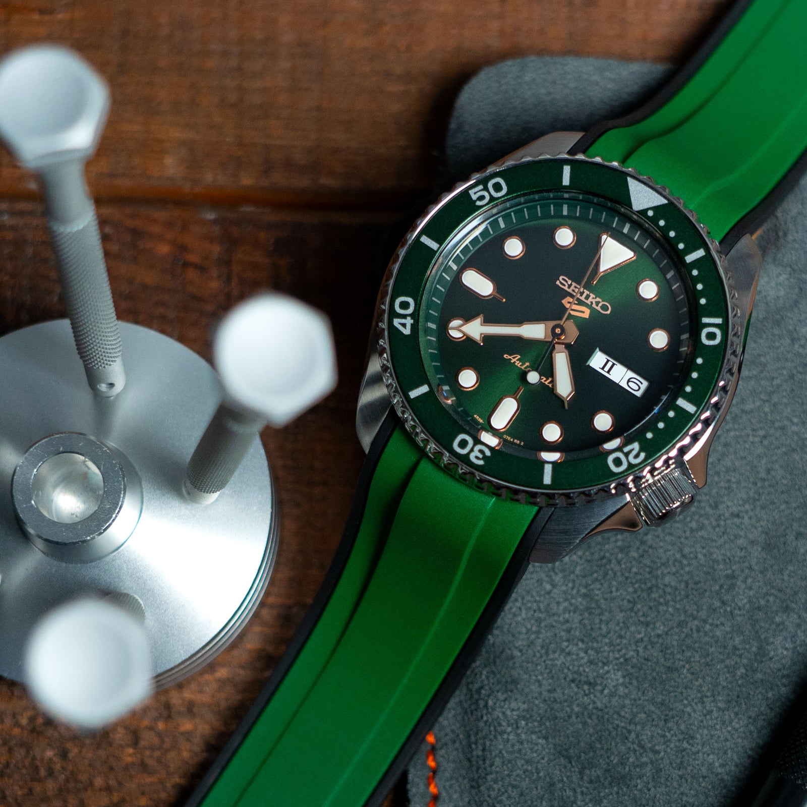 StrapXPro - SX1A Rubber Strap for New Seiko 5 Sport 5KX/GMT, Green / Black Strapcode Watch Bands